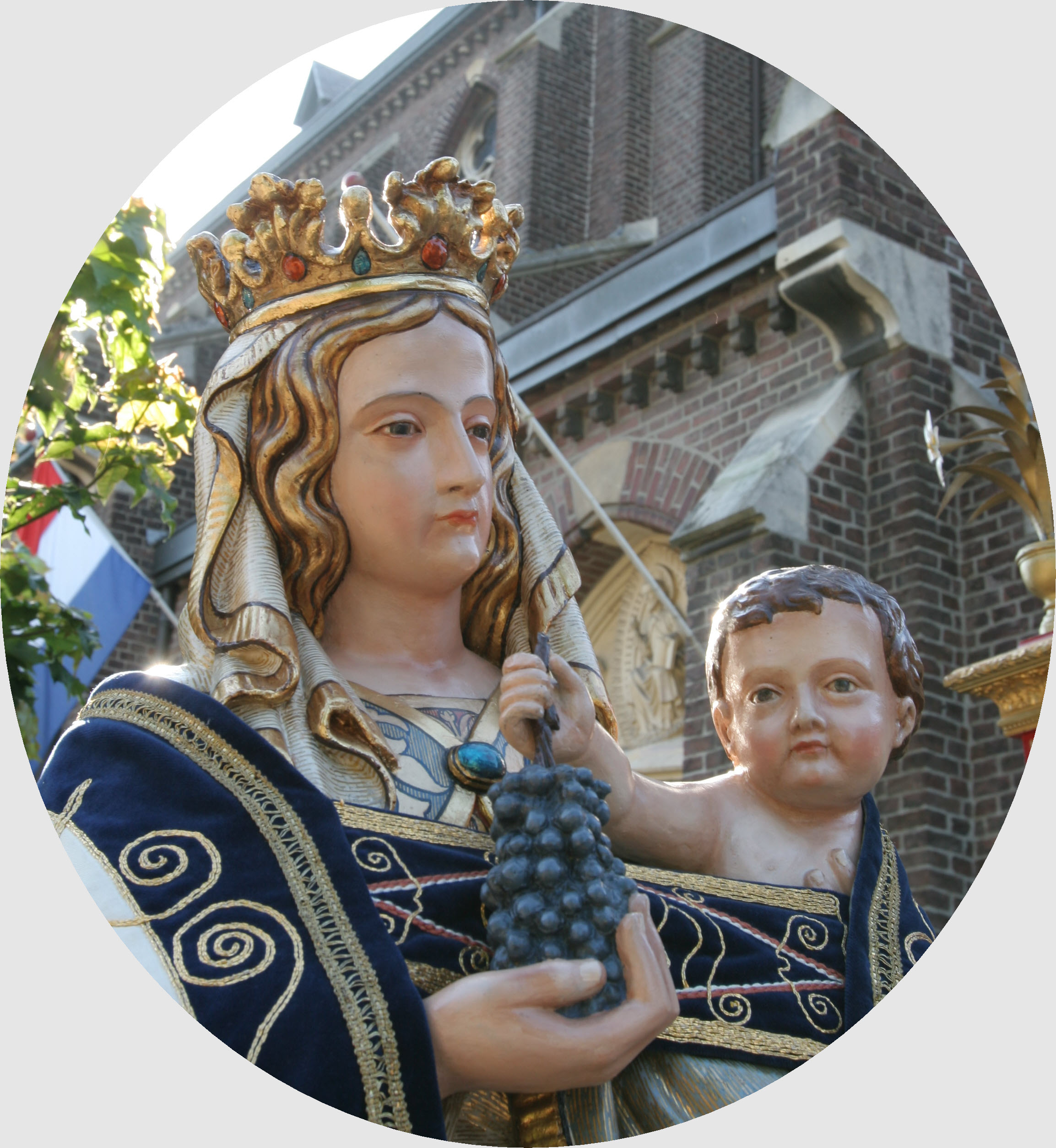 foto’s:      Sint Merie – Maria Tenhemelopneming